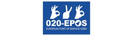 Das Bild zeigt das Logo des Unternehmens 020-EPOS – European Point of Service GmbH auf blauem Hintergrund. Im oberen Bereich sind drei weiße Hände abgebildet. Die linke und rechte Hand formen das OK-Zeichen mit Daumen und Zeigefinger zu einem Kreis. Die mittlere Hand zeigt das Victory-Zeichen mit zwei ausgestreckten Fingern. Unter den Händen steht in großer weißer Schrift 020-EPOS, wobei das O am Ende ein stilisierter Kreis mit einem weißen Pfeil nach rechts ist. Darunter steht in kleinerer Schrift European Point of Service GmbH. Das Design wirkt modern und freundlich.